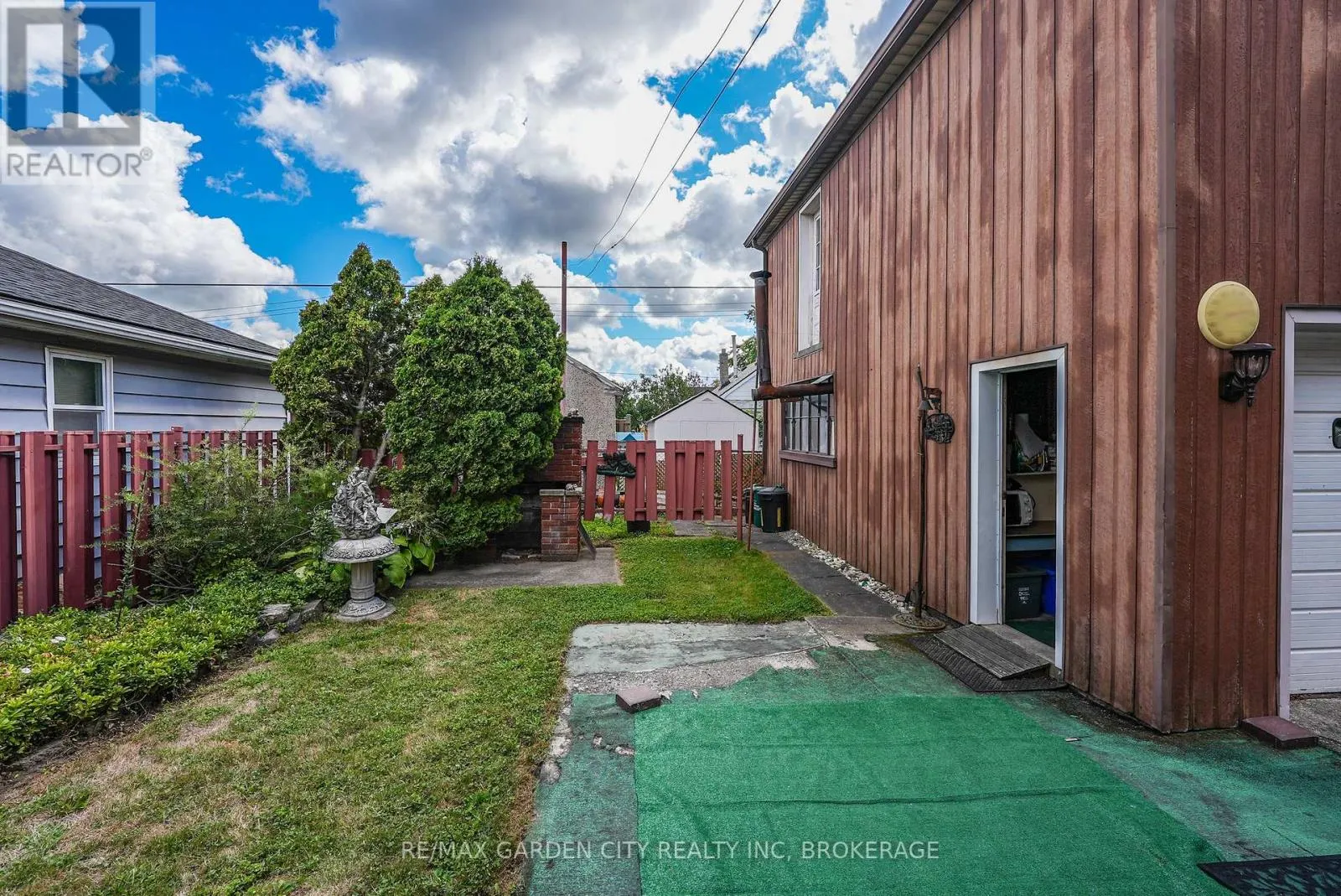 248 WALLACE AVENUE S