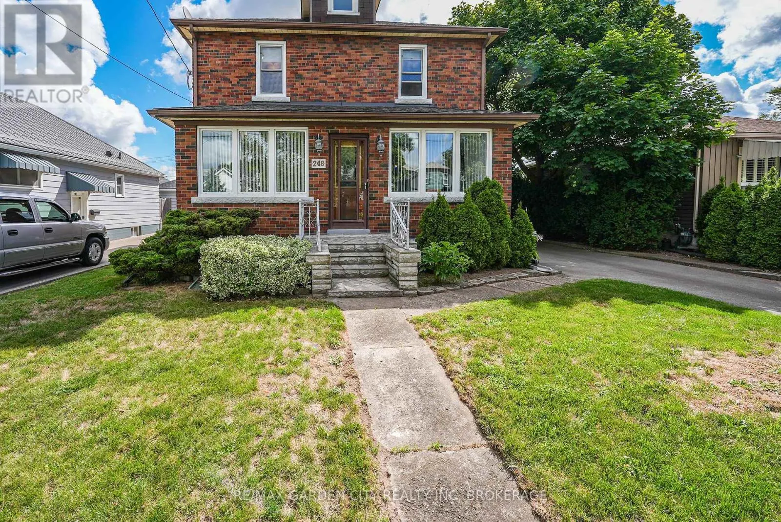 248 WALLACE AVENUE S