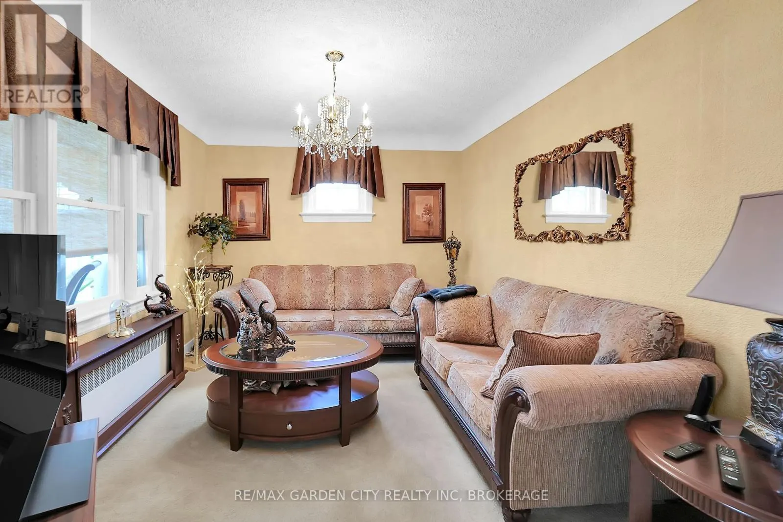 248 WALLACE AVENUE S