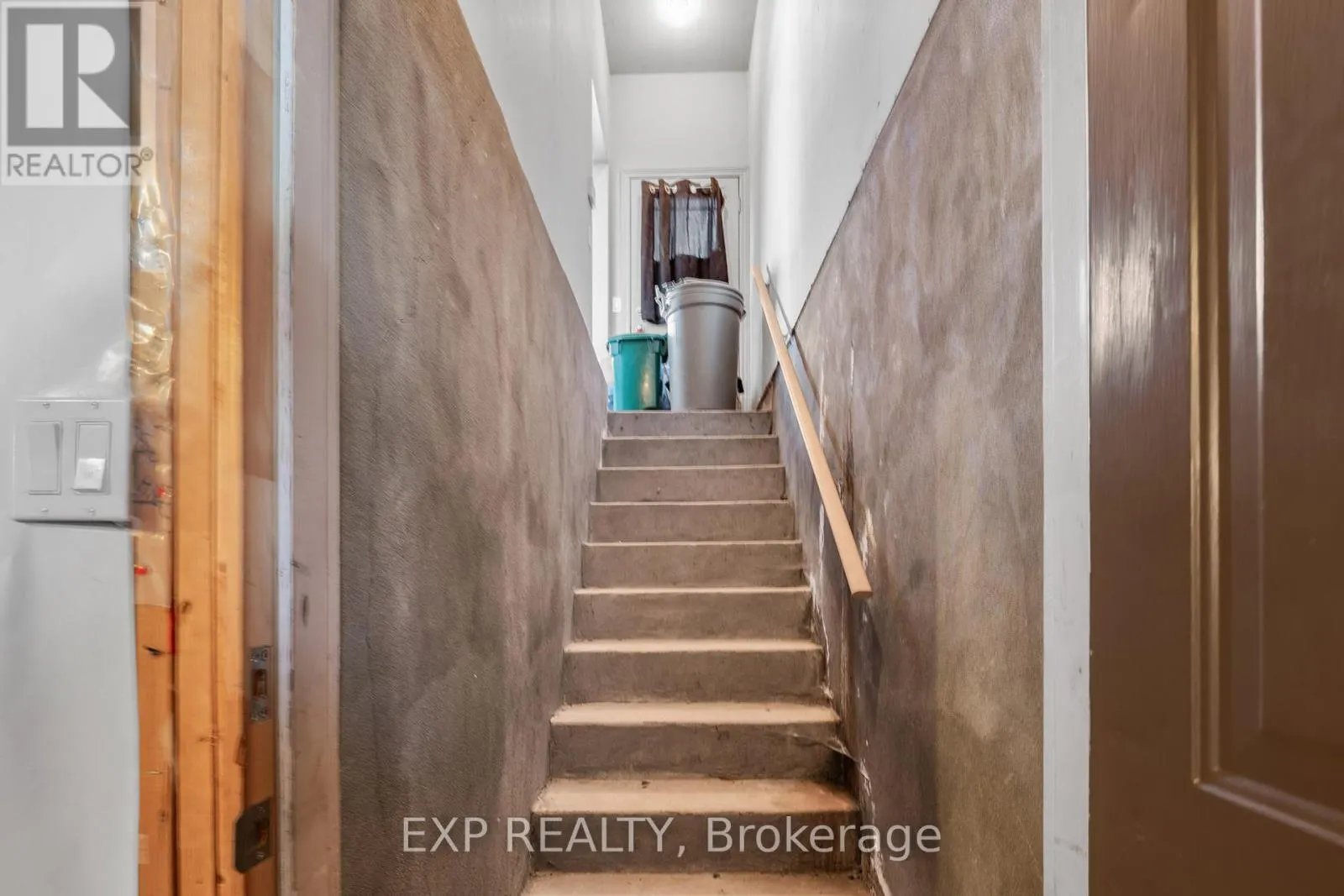 7090 JULIE DRIVE
