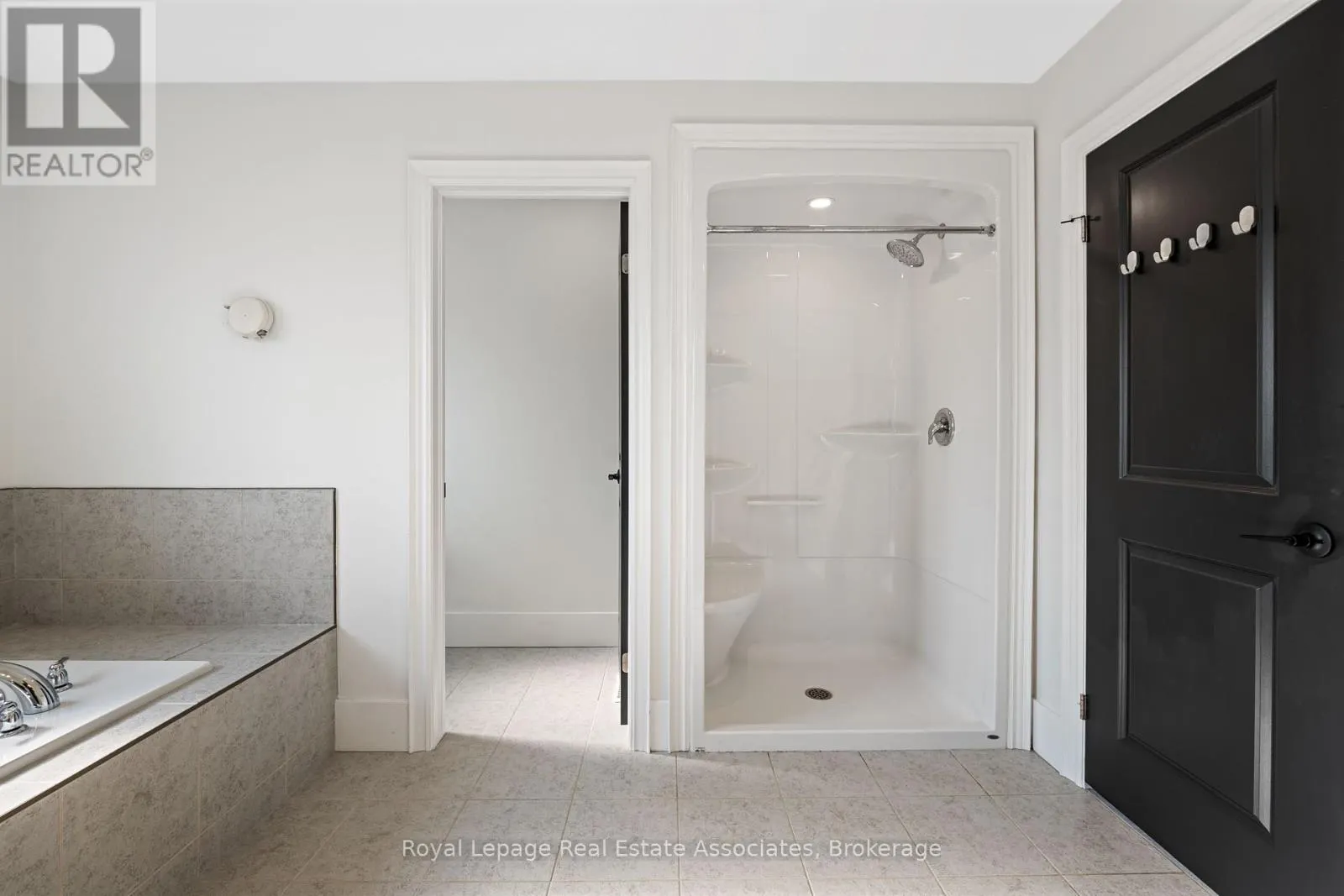 3601 CAROLINIA COURT