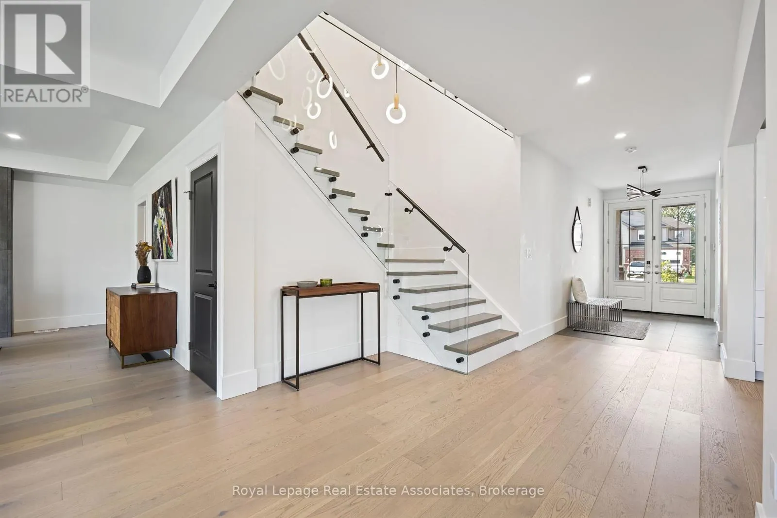 3601 CAROLINIA COURT