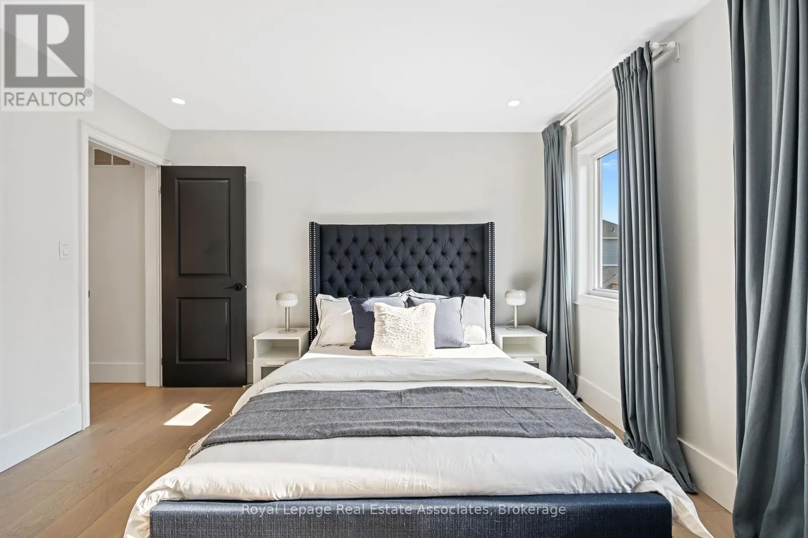 3601 CAROLINIA COURT
