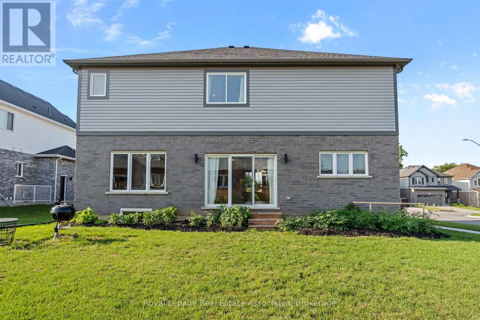 3601 CAROLINIA COURT