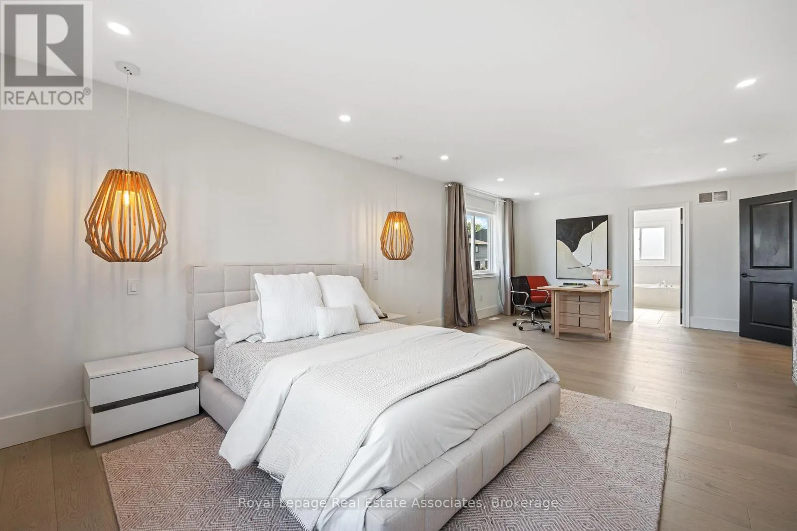 3601 CAROLINIA COURT