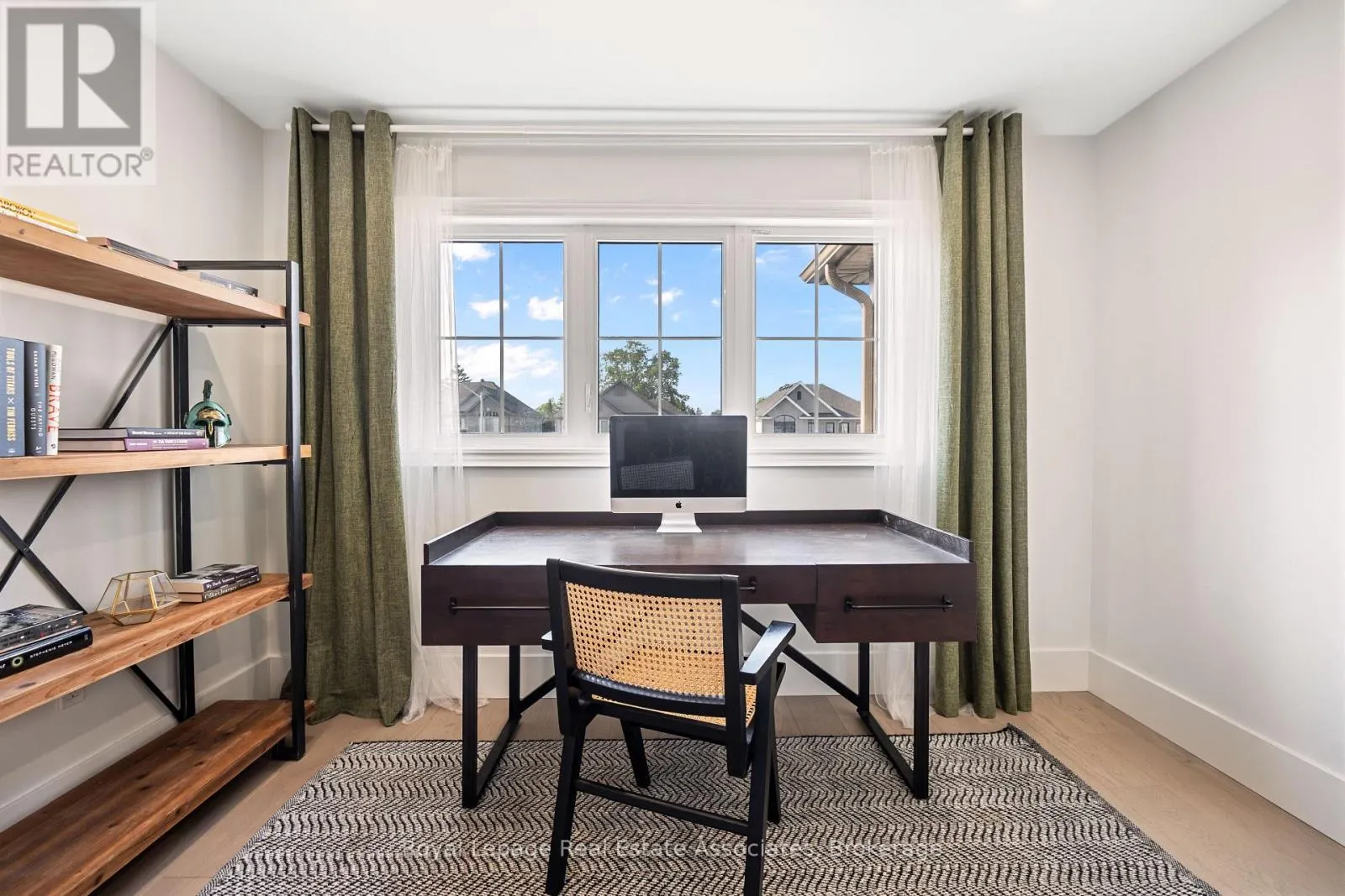 3601 CAROLINIA COURT