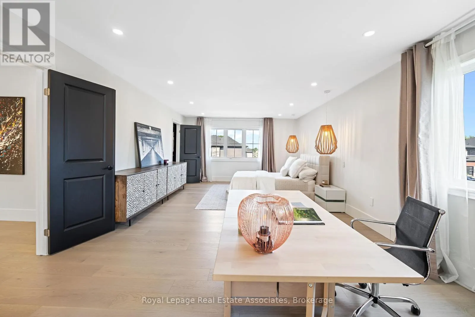 3601 CAROLINIA COURT