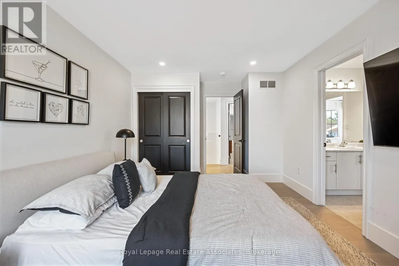 3601 CAROLINIA COURT