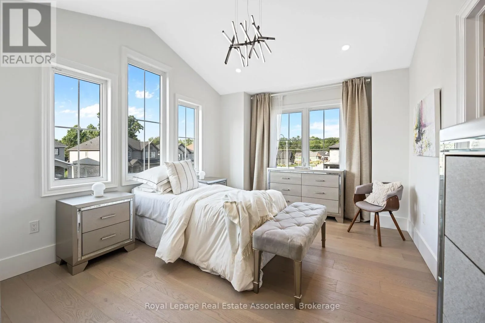 3601 CAROLINIA COURT