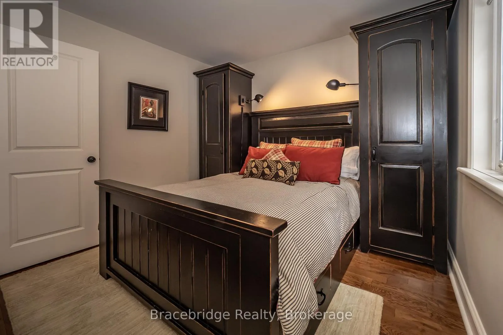 CARLING 10 W3 - 3876 MUSKOKA ROAD 118 HIGHWAY W
