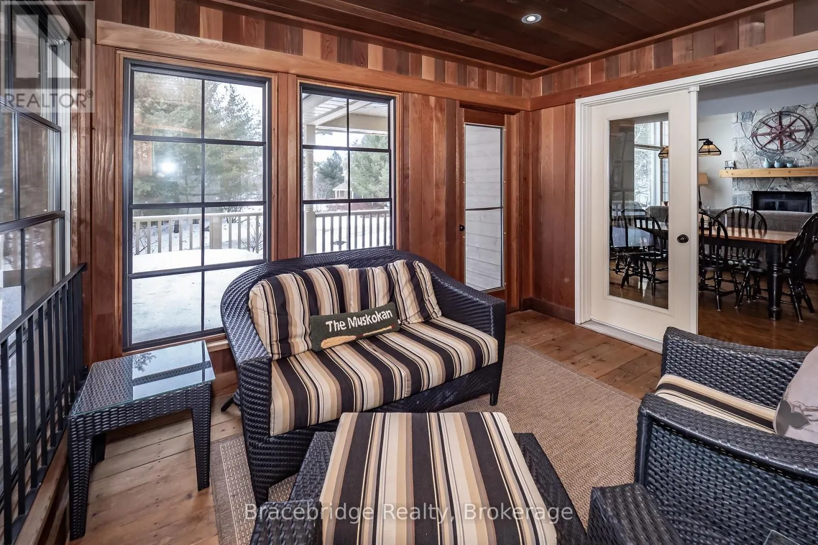 CARLING 10 W3 - 3876 MUSKOKA ROAD 118 HIGHWAY W