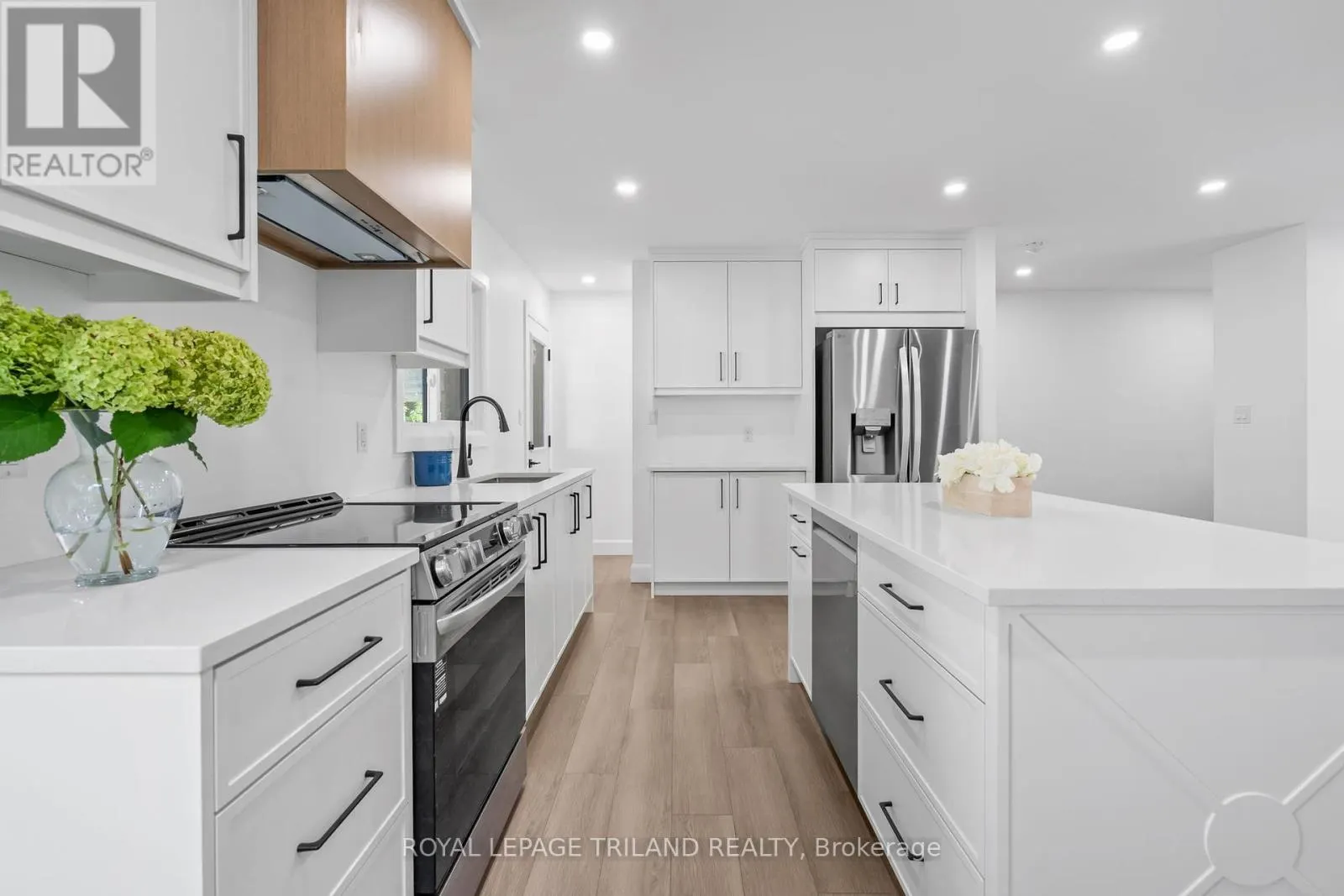 32 BRAEMAR CRESCENT