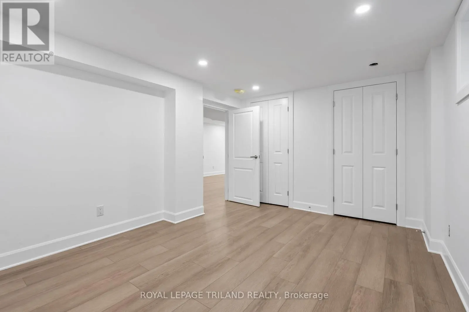 32 BRAEMAR CRESCENT