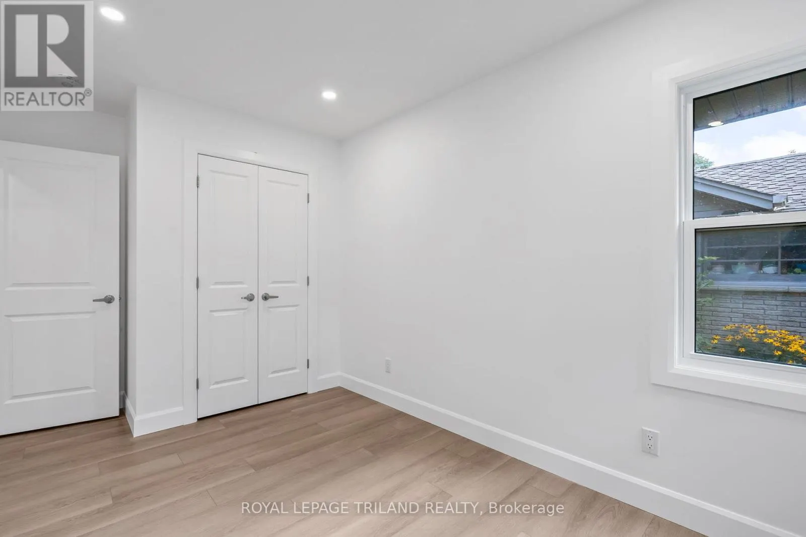 32 BRAEMAR CRESCENT