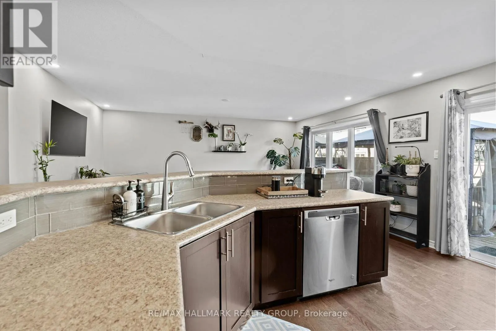 115 SUNSHINE CRESCENT