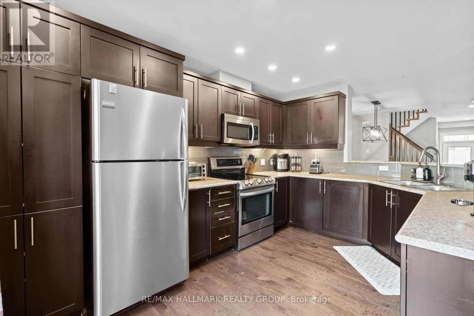 115 SUNSHINE CRESCENT