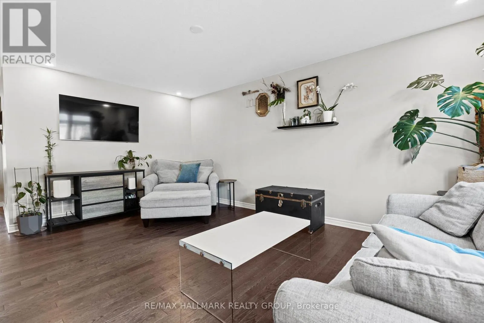 115 SUNSHINE CRESCENT