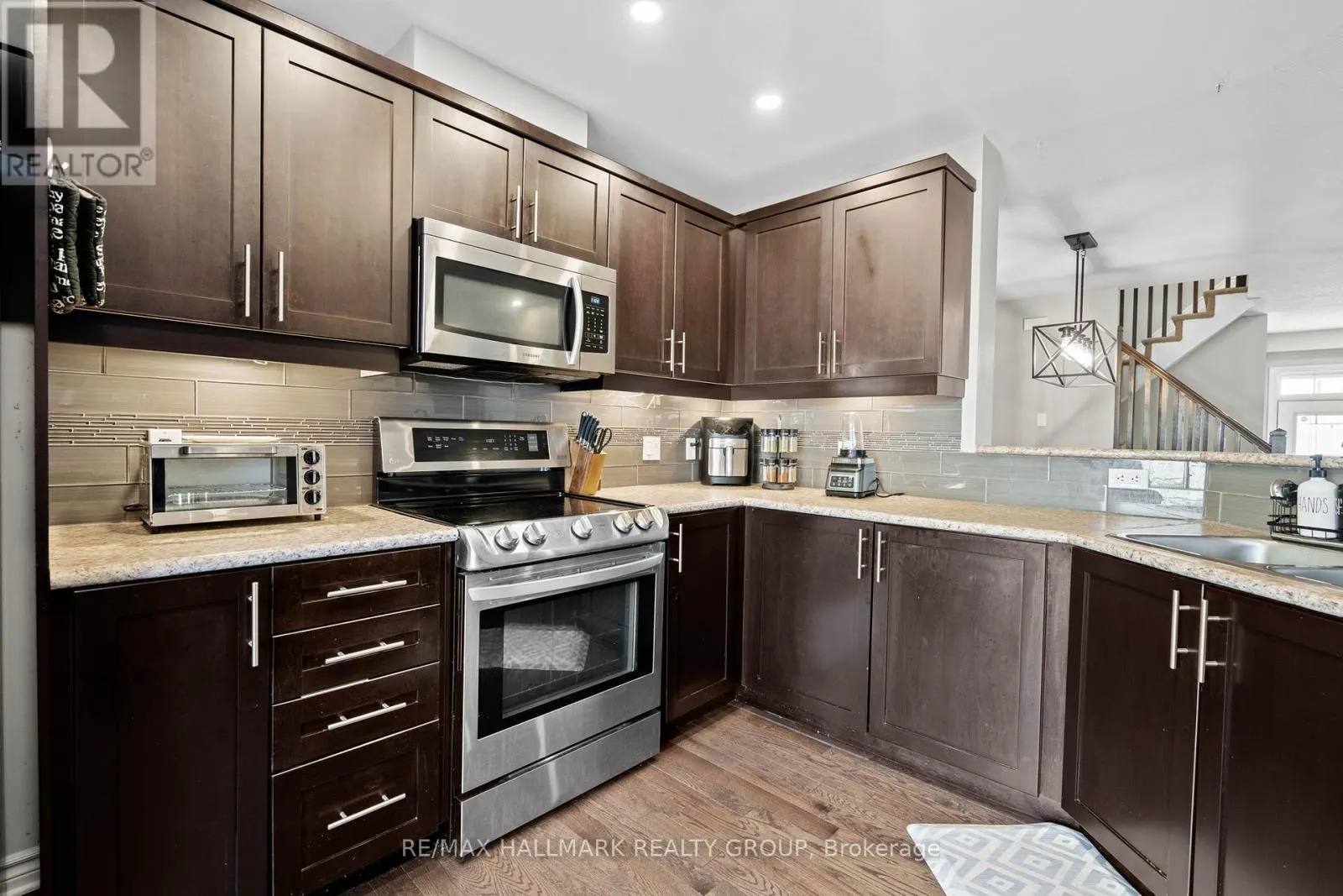 115 SUNSHINE CRESCENT