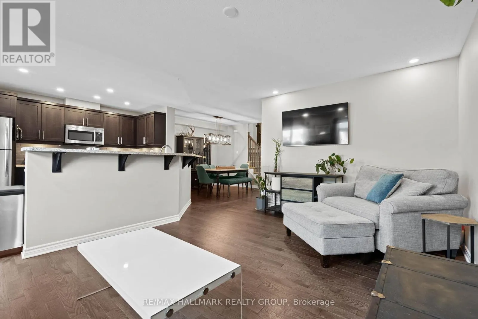 115 SUNSHINE CRESCENT