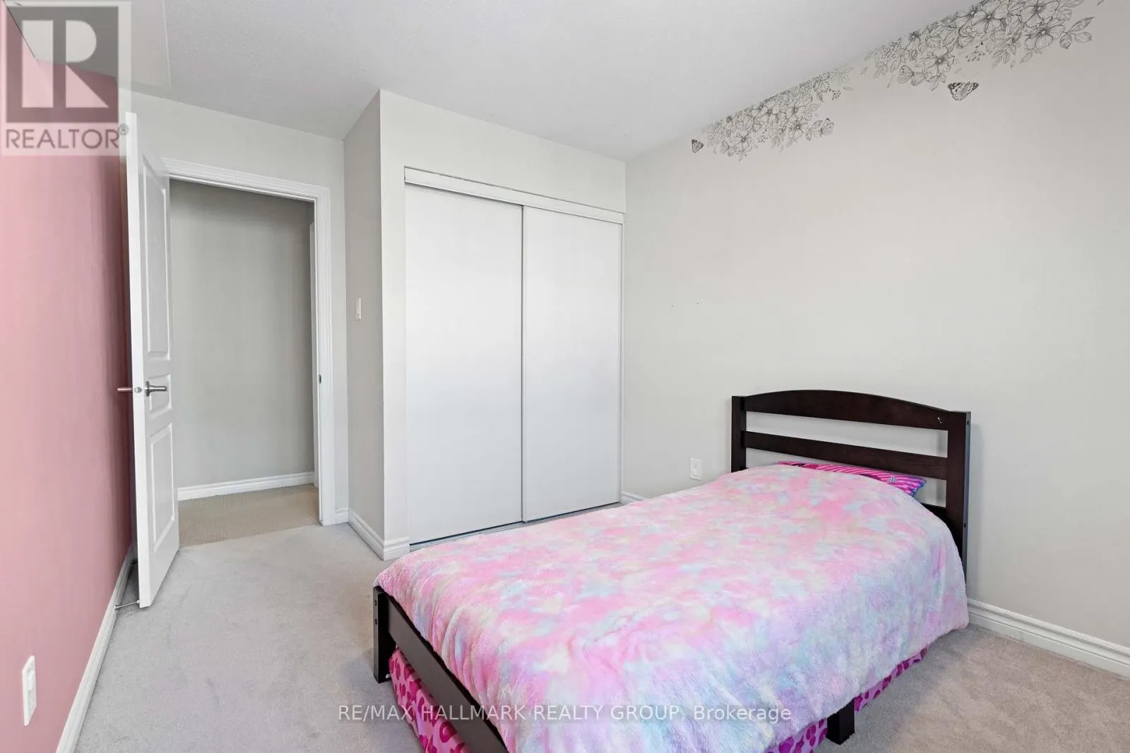115 SUNSHINE CRESCENT