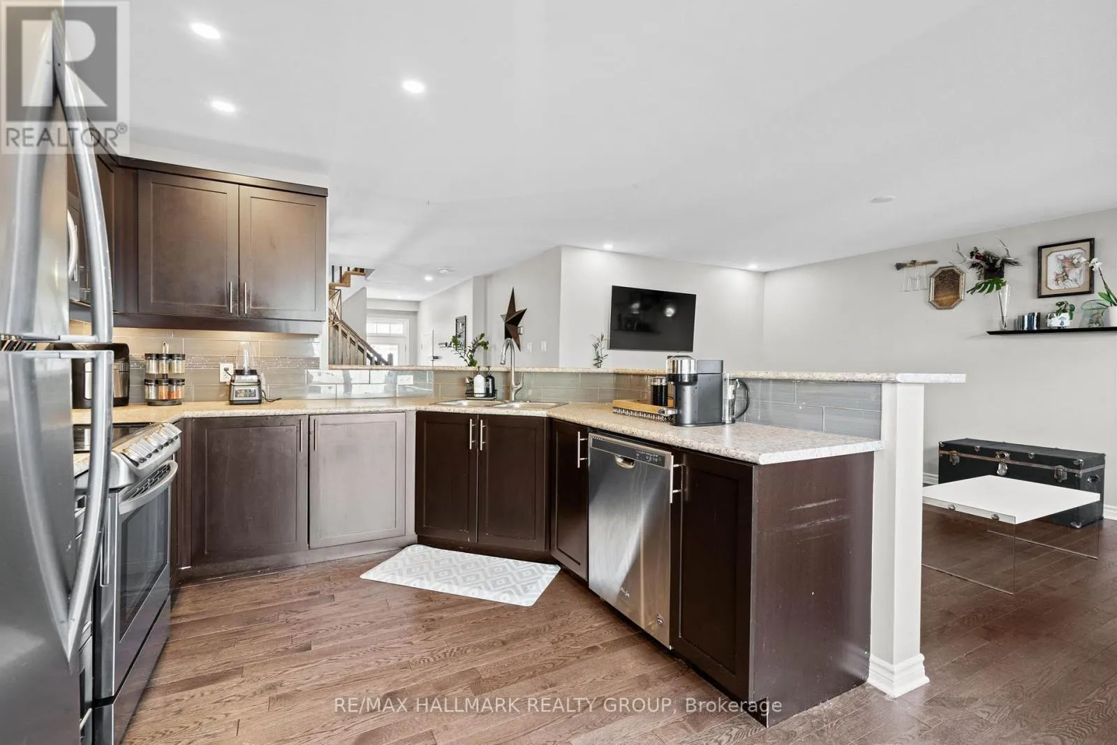 115 SUNSHINE CRESCENT