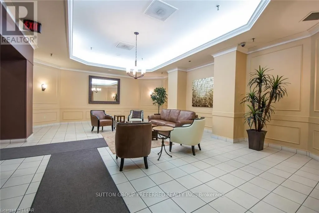2404 - 389 DUNDAS STREET, #2404