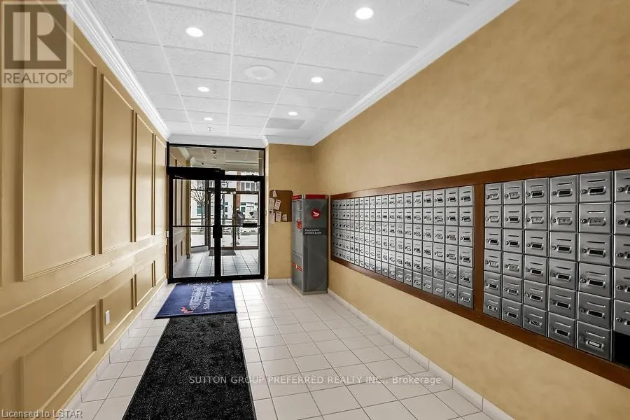 2404 - 389 DUNDAS STREET, #2404