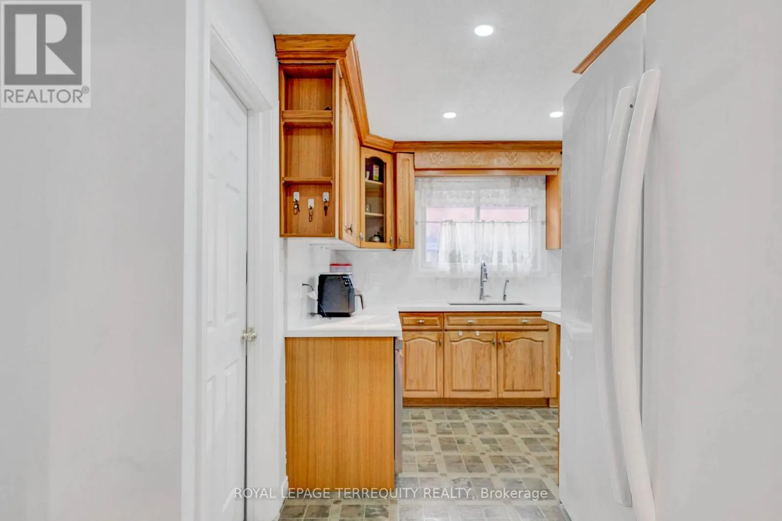 7 ANDERSON DRIVE
