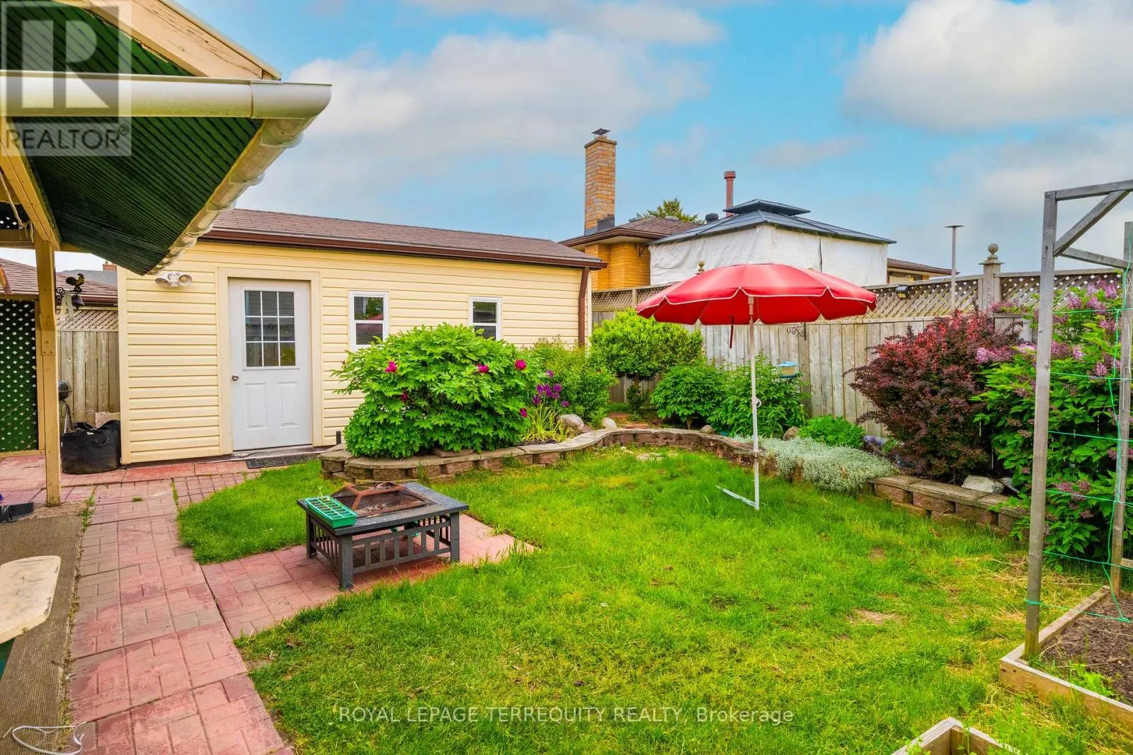 7 ANDERSON DRIVE