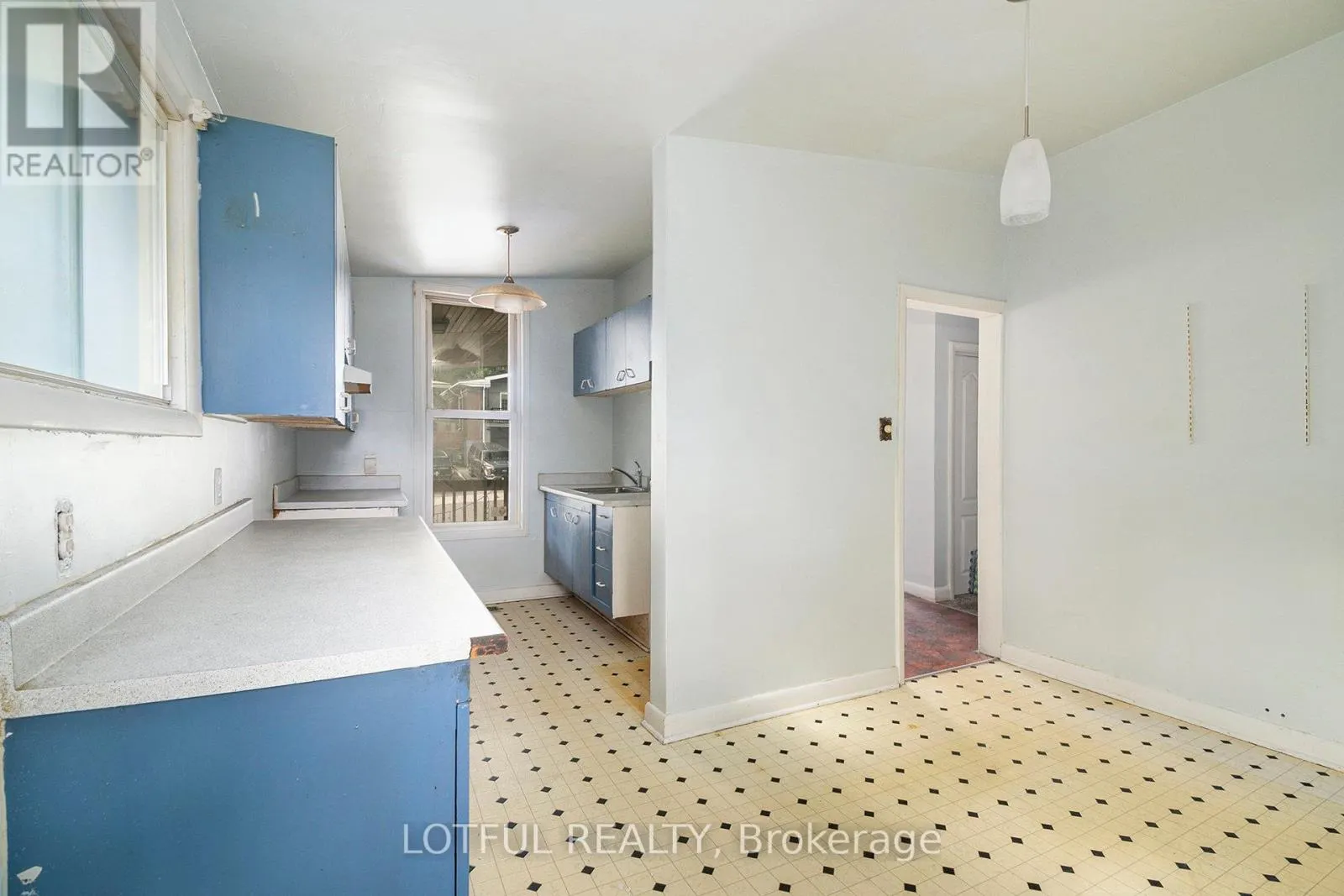 328 PERRIER AVENUE