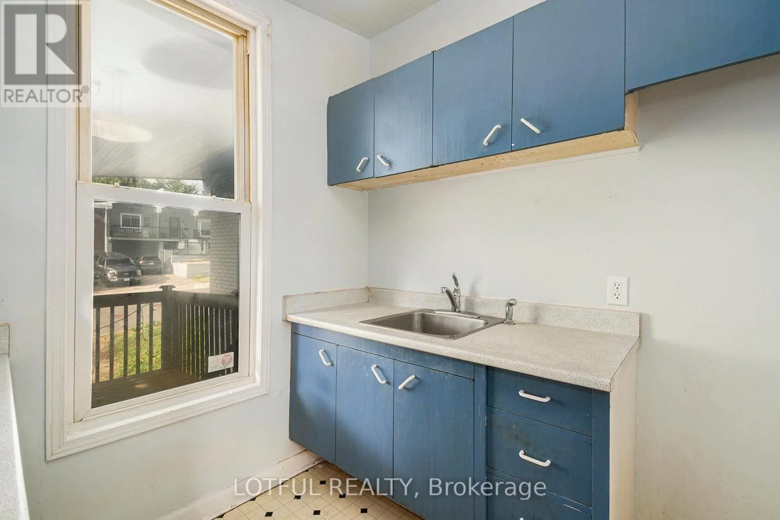 328 PERRIER AVENUE