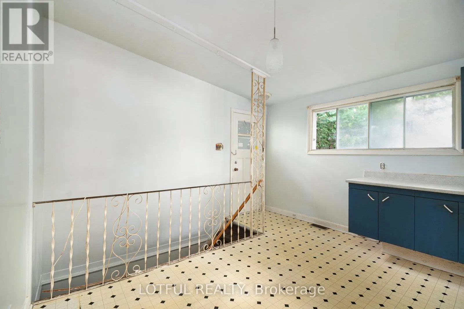 328 PERRIER AVENUE
