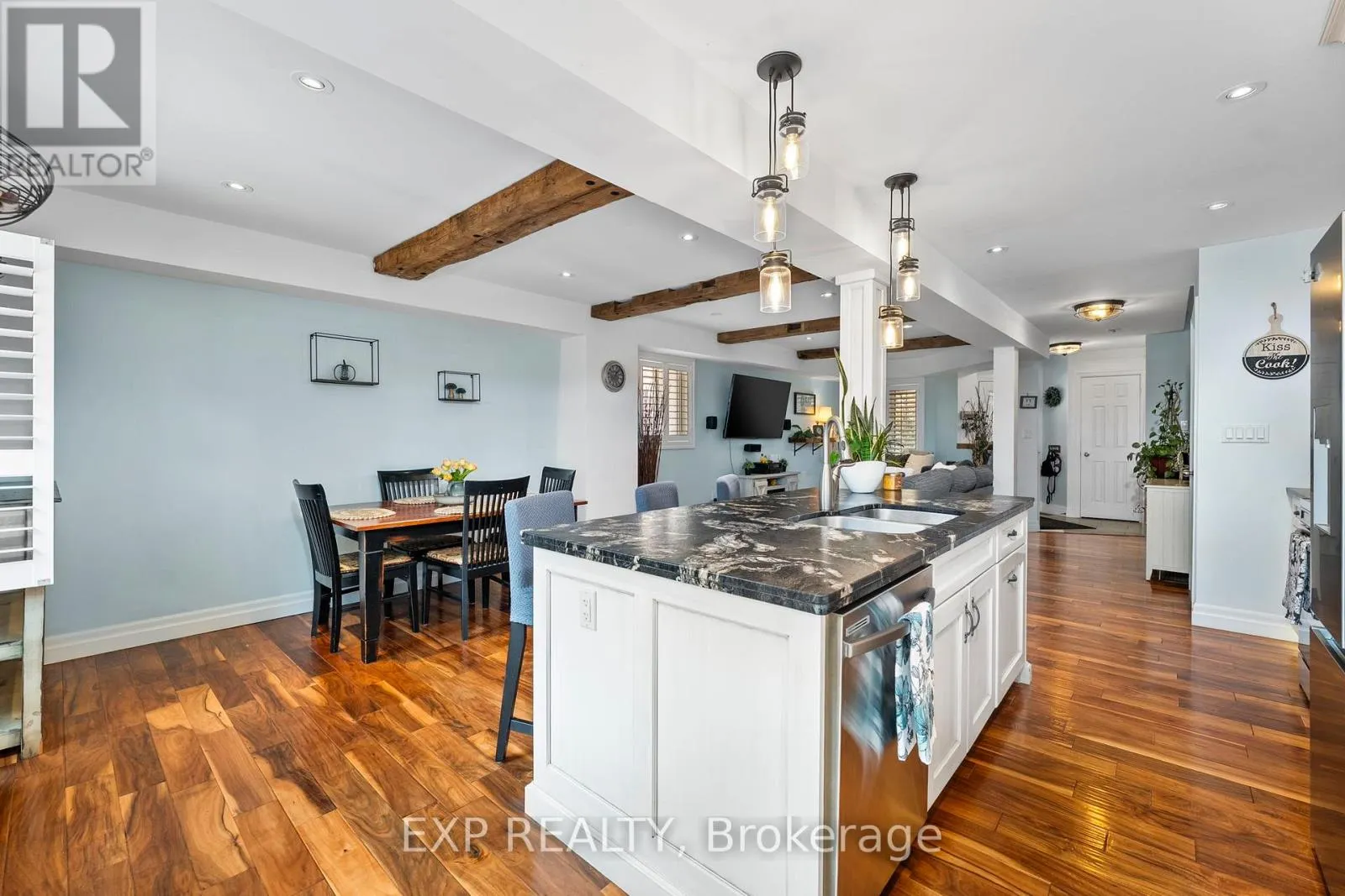 55 FELLOWES CRESCENT