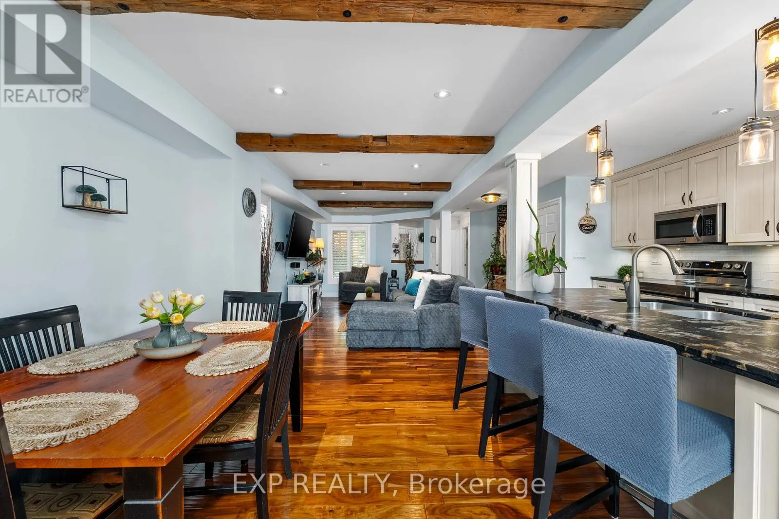 55 FELLOWES CRESCENT