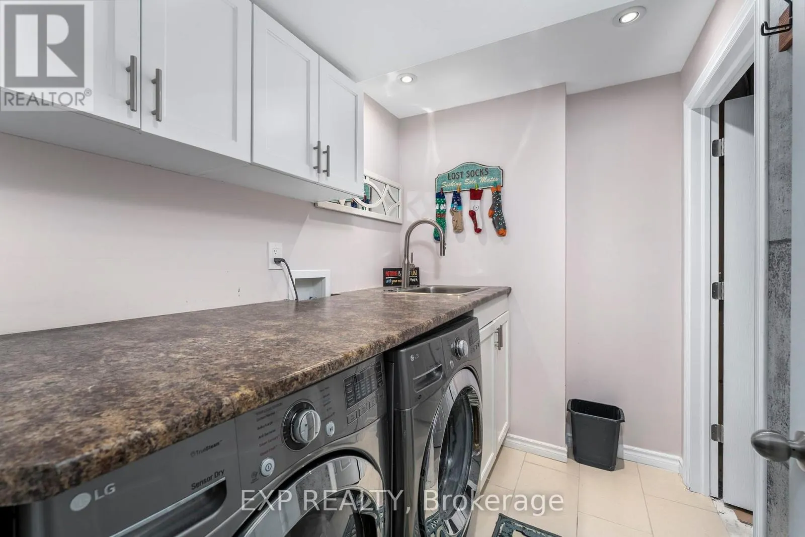 55 FELLOWES CRESCENT