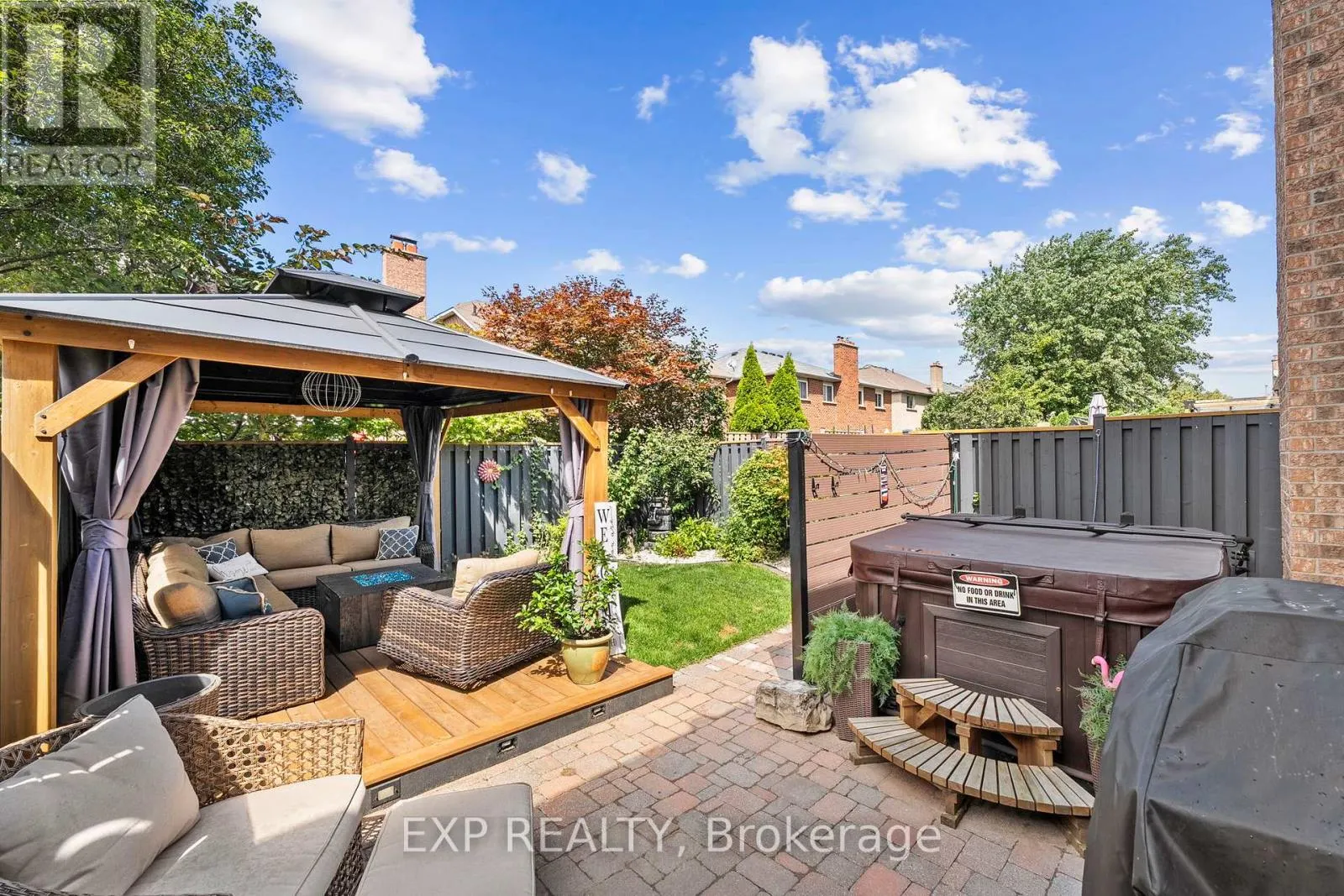 55 FELLOWES CRESCENT