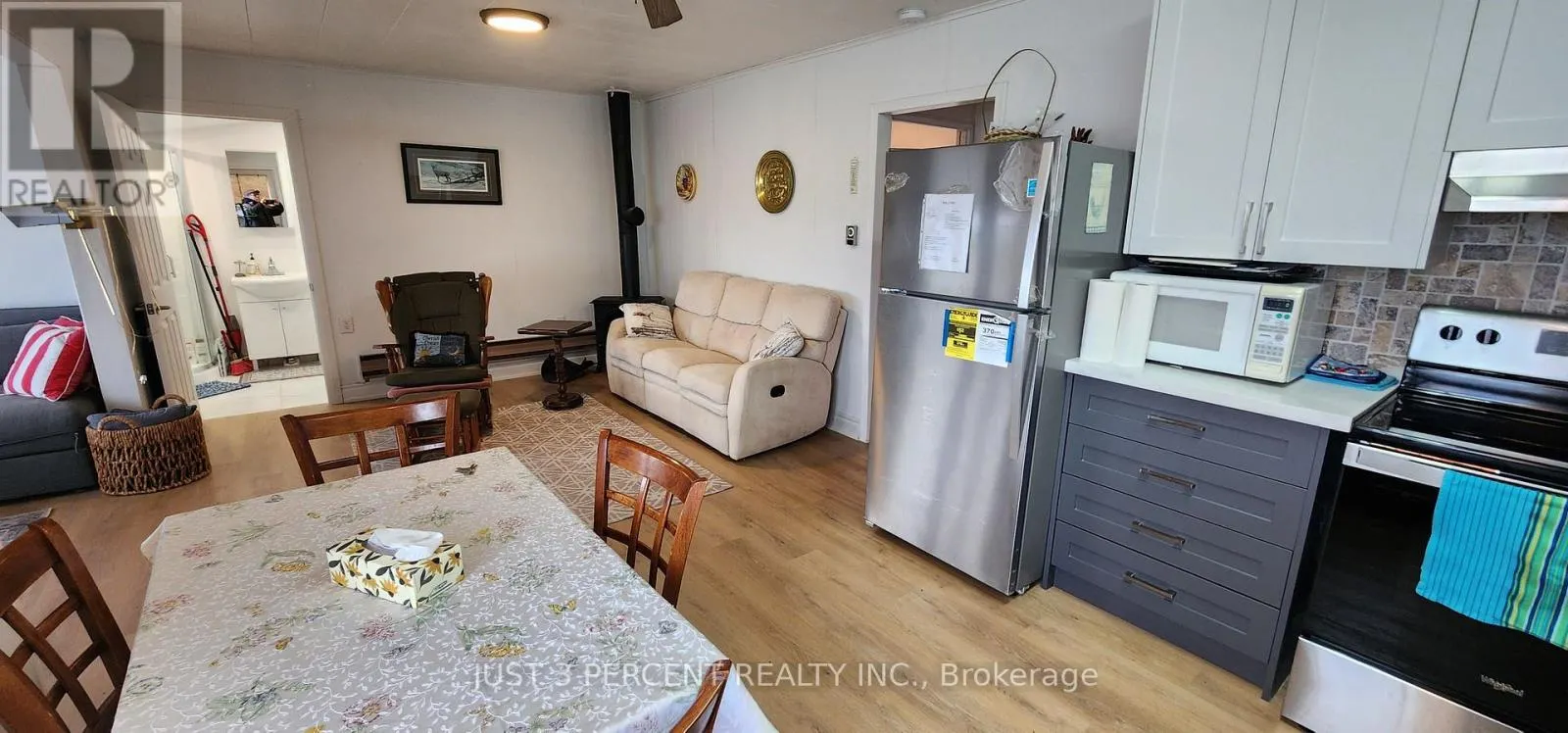 3 - 6060 CURTIS POINT ROAD, #3