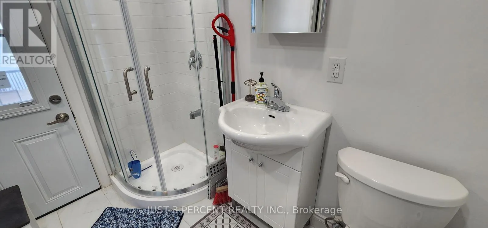 3 - 6060 CURTIS POINT ROAD, #3