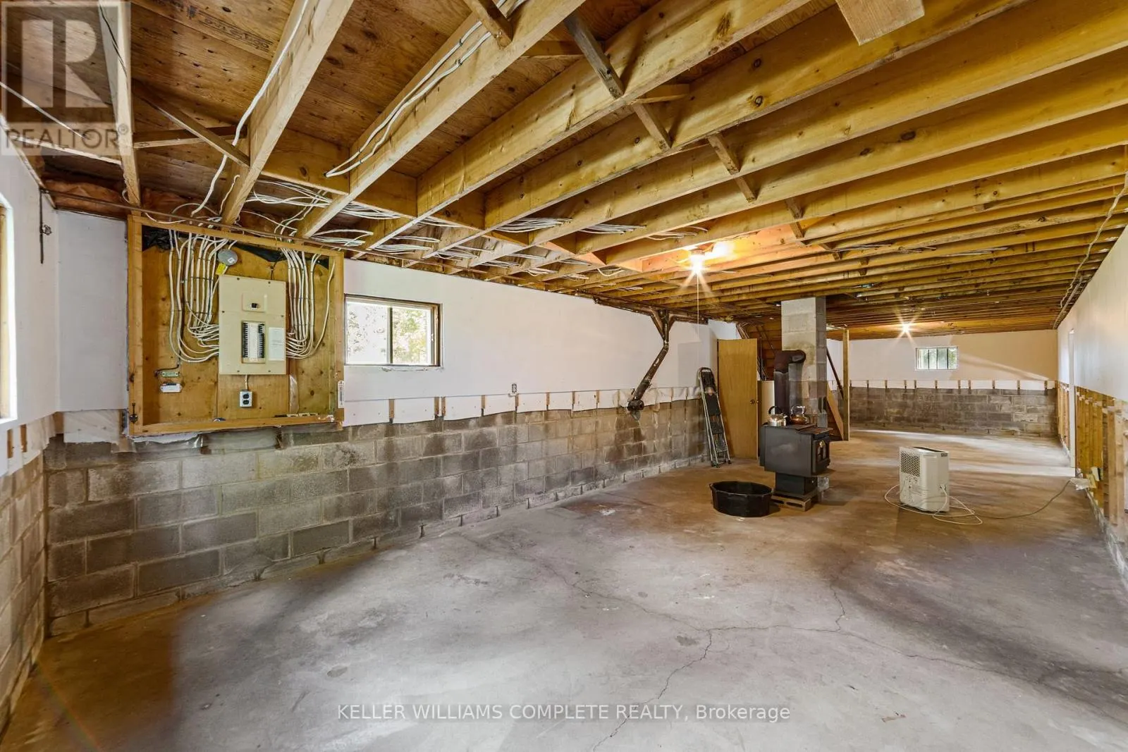 1744 6TH CON ROAD W