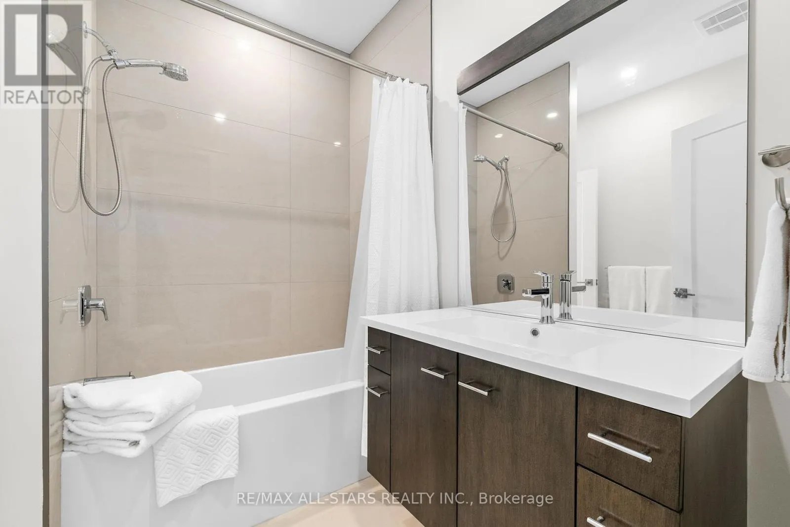 2A - 61 COLBORNE STREET, #2A