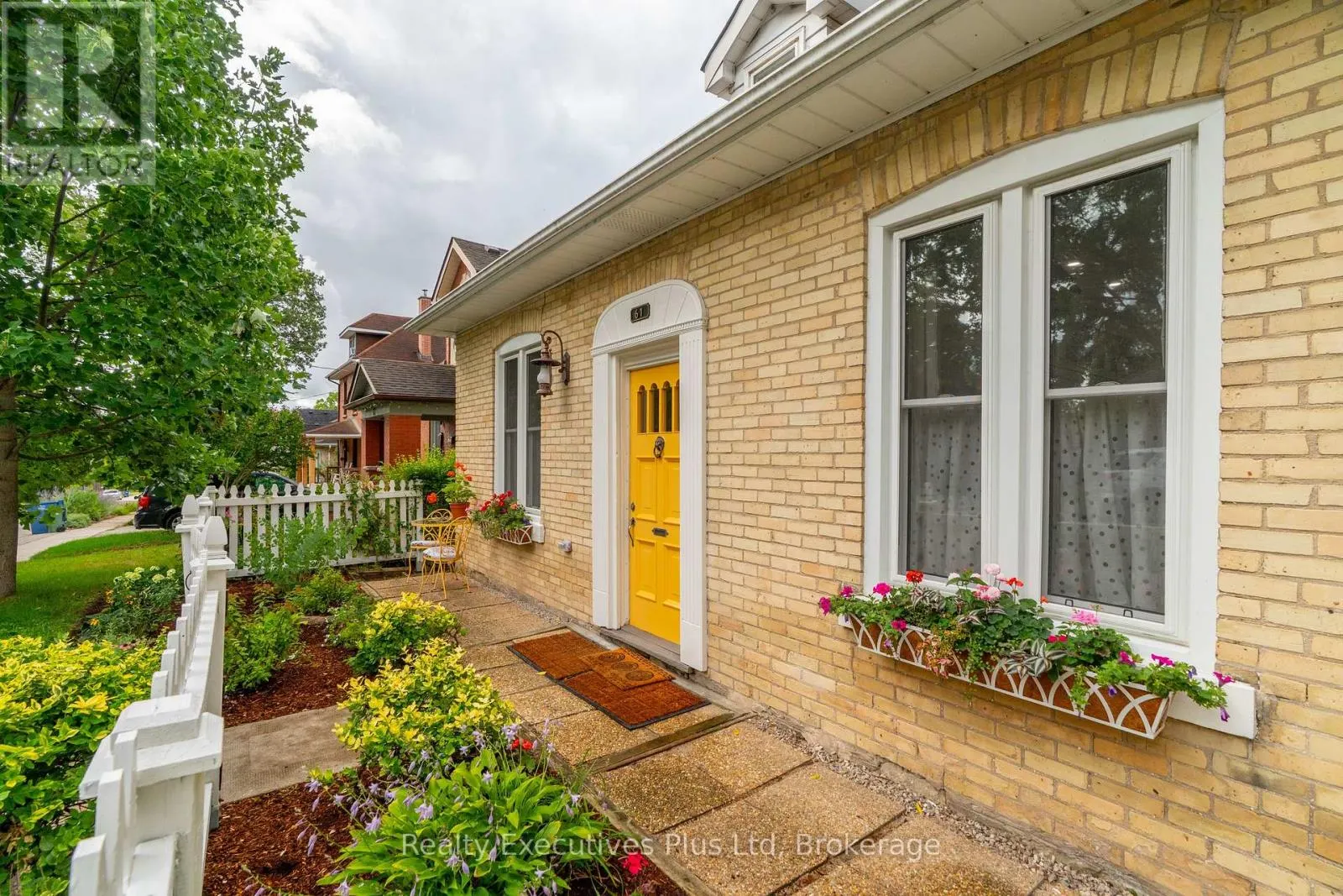 61 HEARN AVENUE
