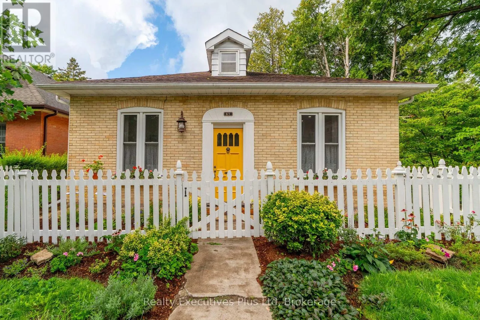 61 HEARN AVENUE