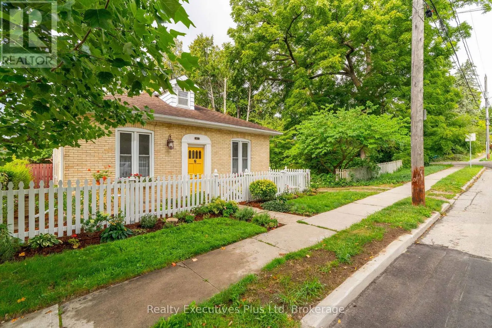 61 HEARN AVENUE