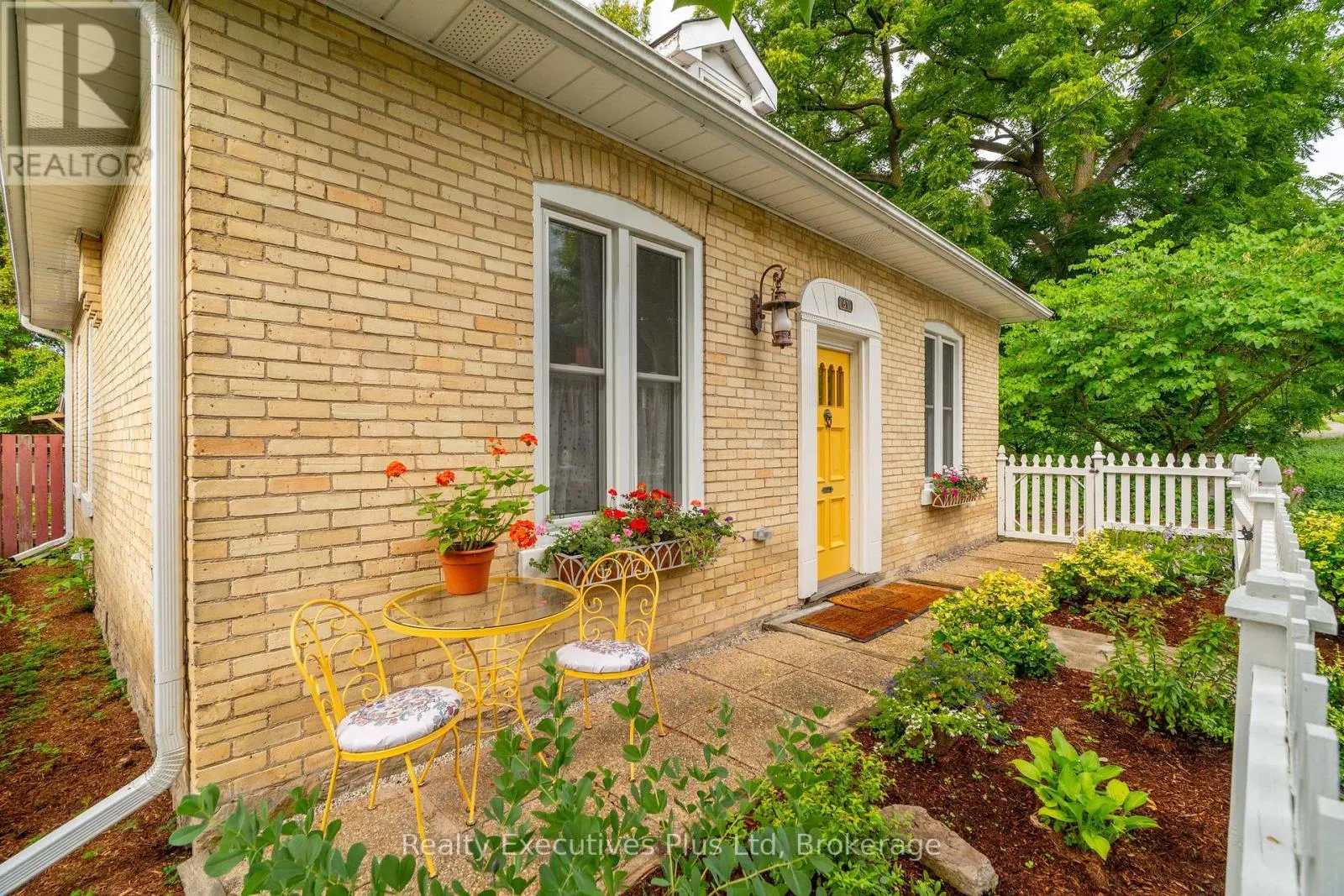 61 HEARN AVENUE