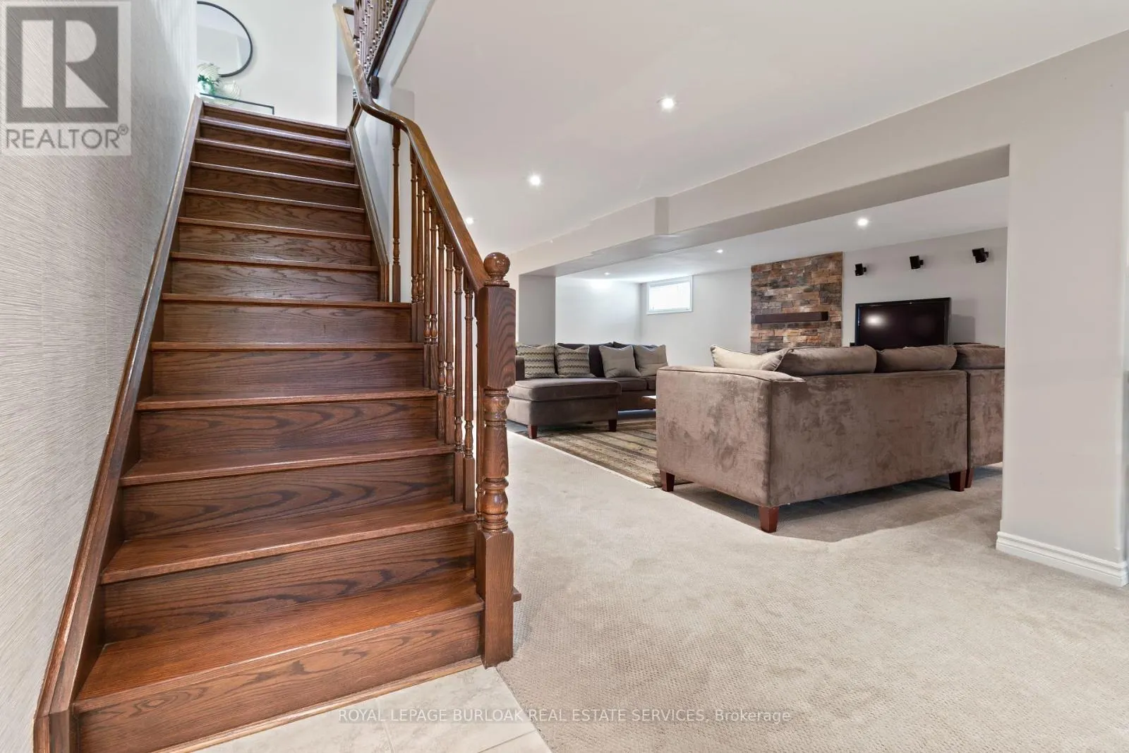 21 FARROW ROAD