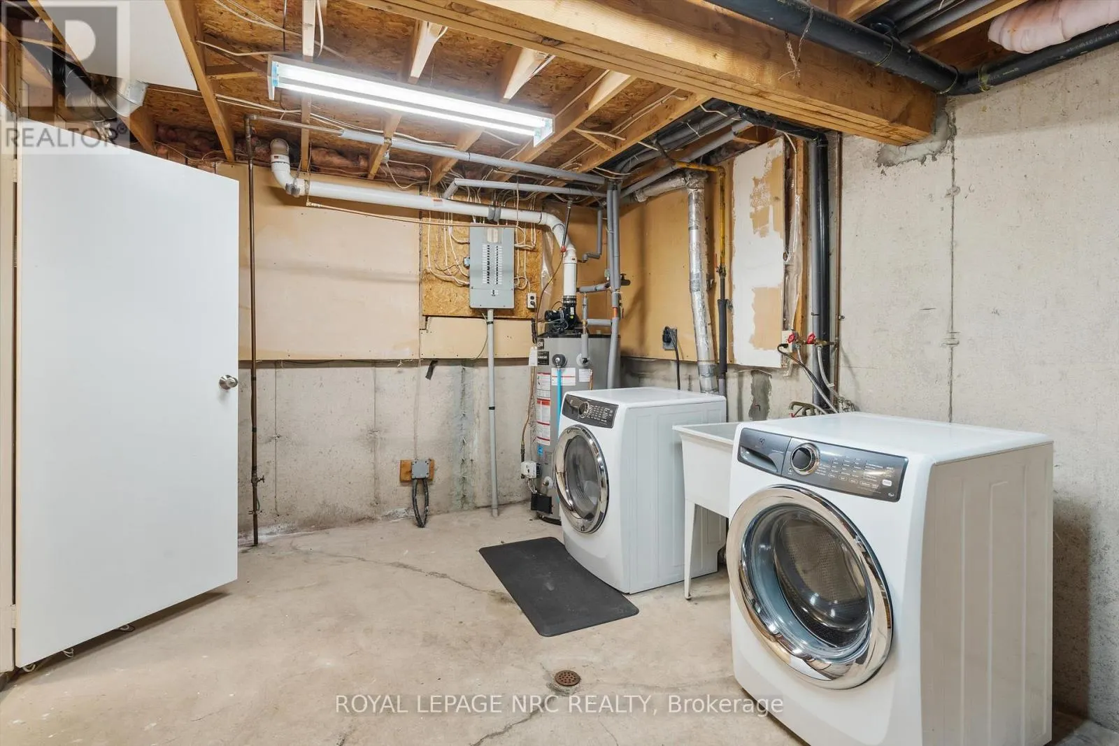 9 - 38 ELMA STREET, #9