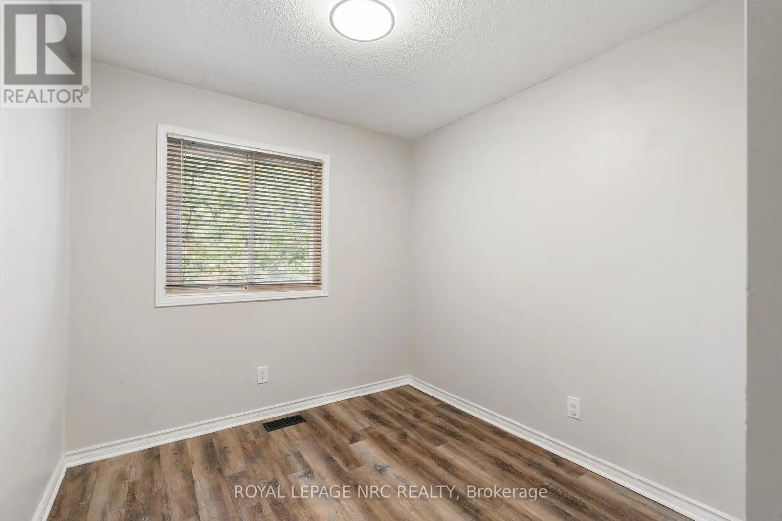 9 - 38 ELMA STREET, #9