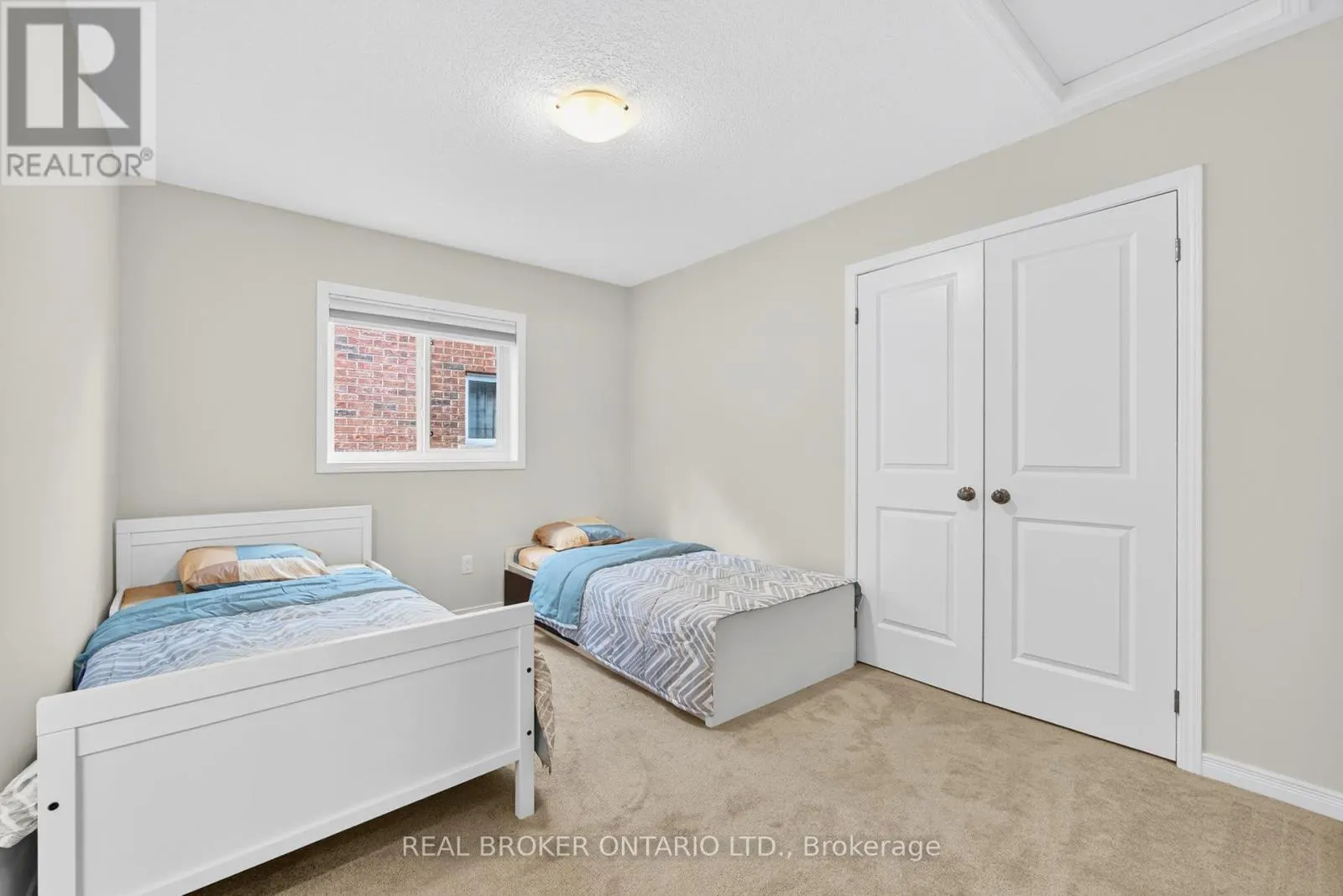 326 MOORLANDS CRESCENT