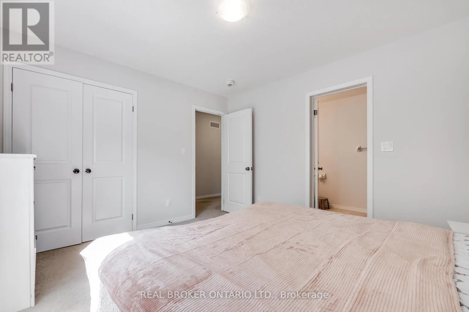 326 MOORLANDS CRESCENT