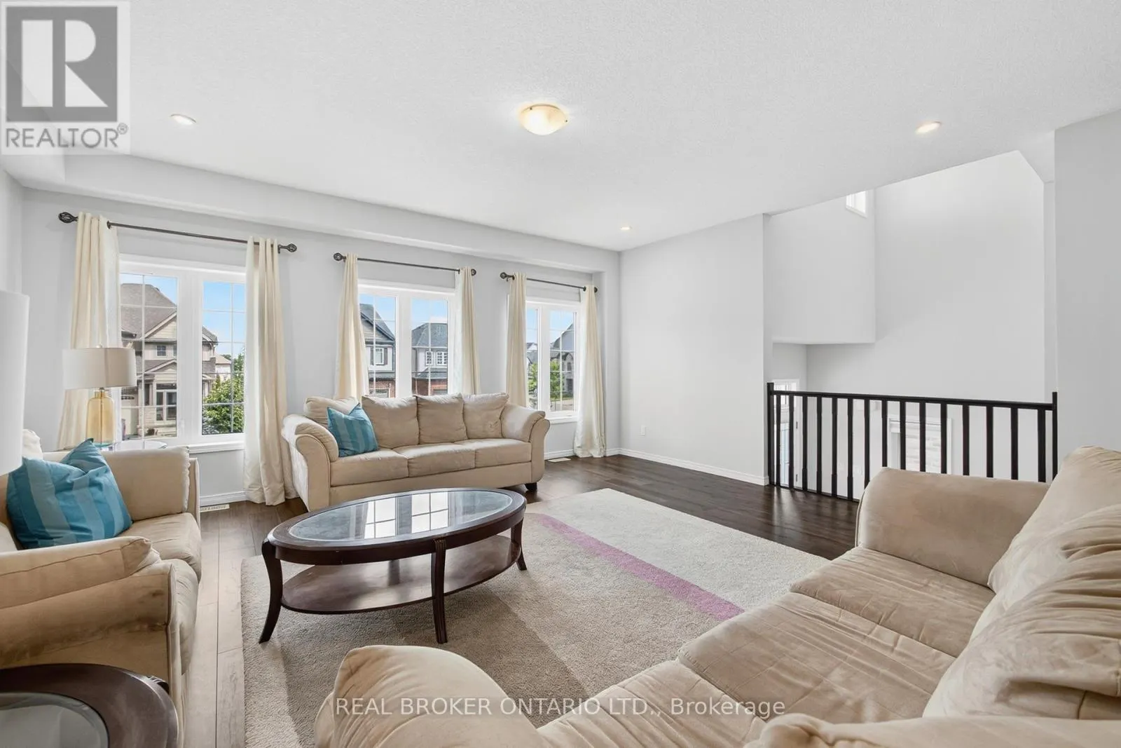 326 MOORLANDS CRESCENT